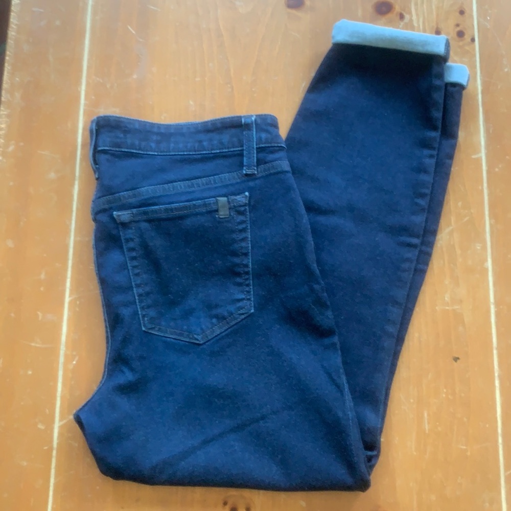 $10 sale - Joe’s stretchy cropped jeans size 31